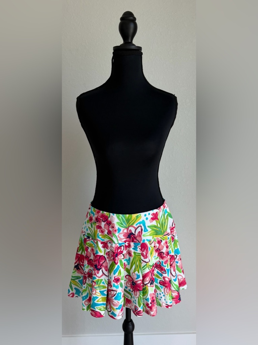 NWOT Aryeh Floral Pleated Pickleball/Tennis Skort with UPF50+ Protection, Medium
